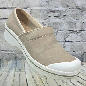 Dansko Vegan Volley Canvas Clogs Women’s 40 Khaki Beige Comfort Slip-On Shoes